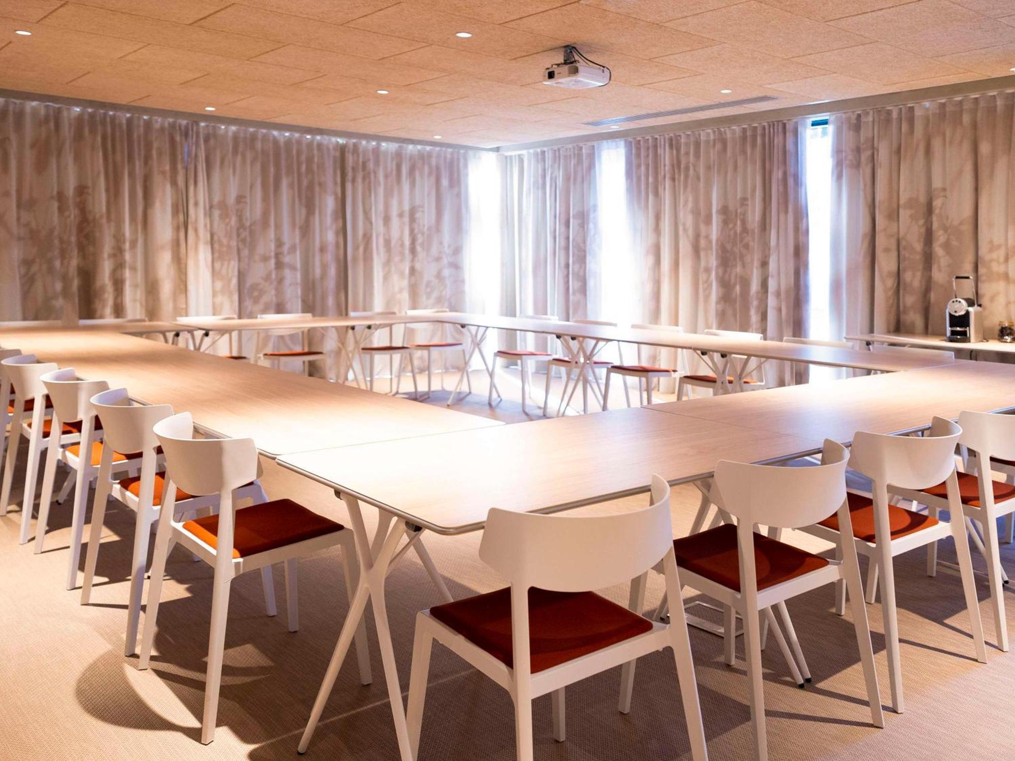 Hotel Ibis Styles Montauban Exterior foto